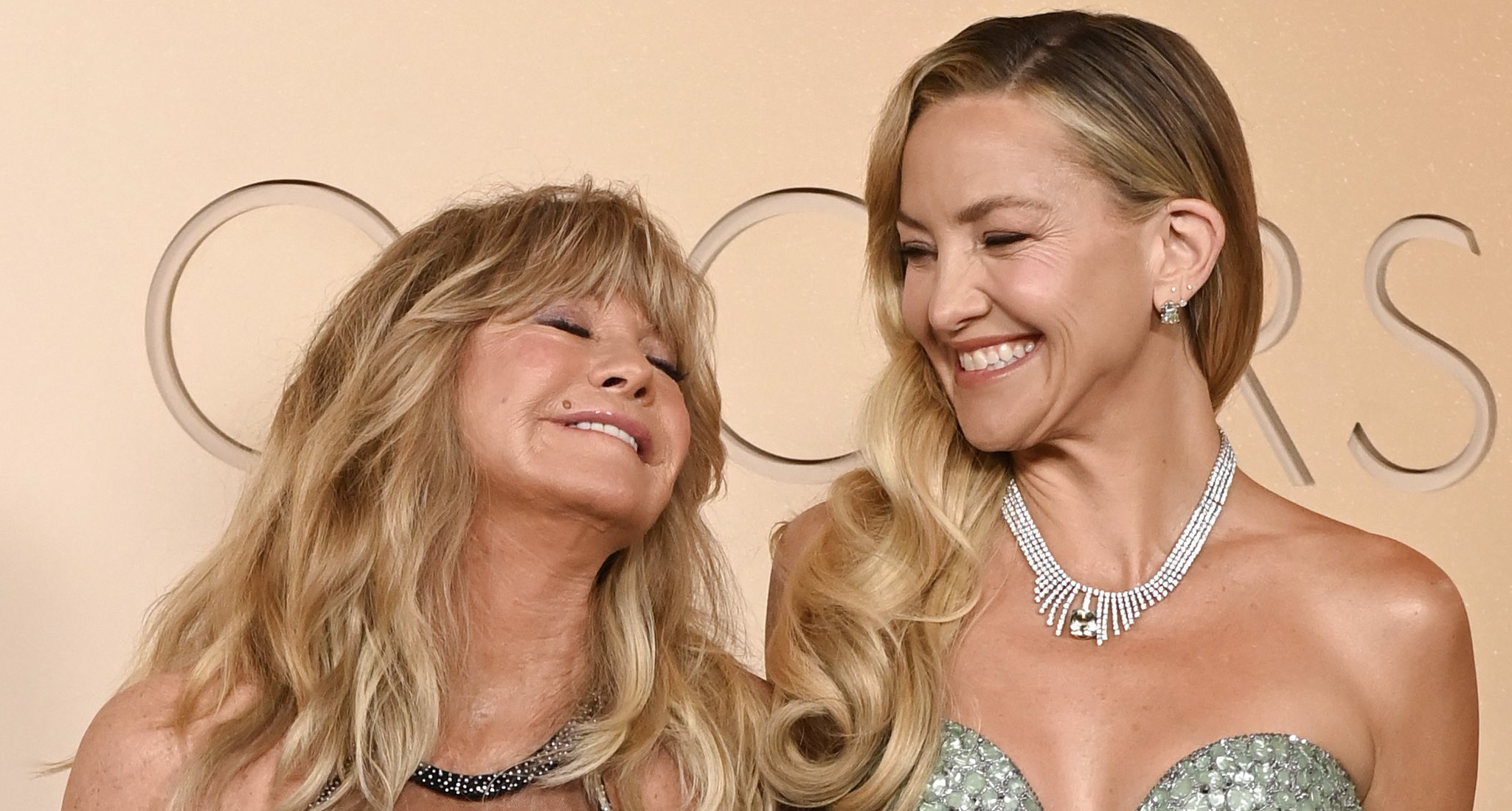 kate hudson goldie hawn oscars universal