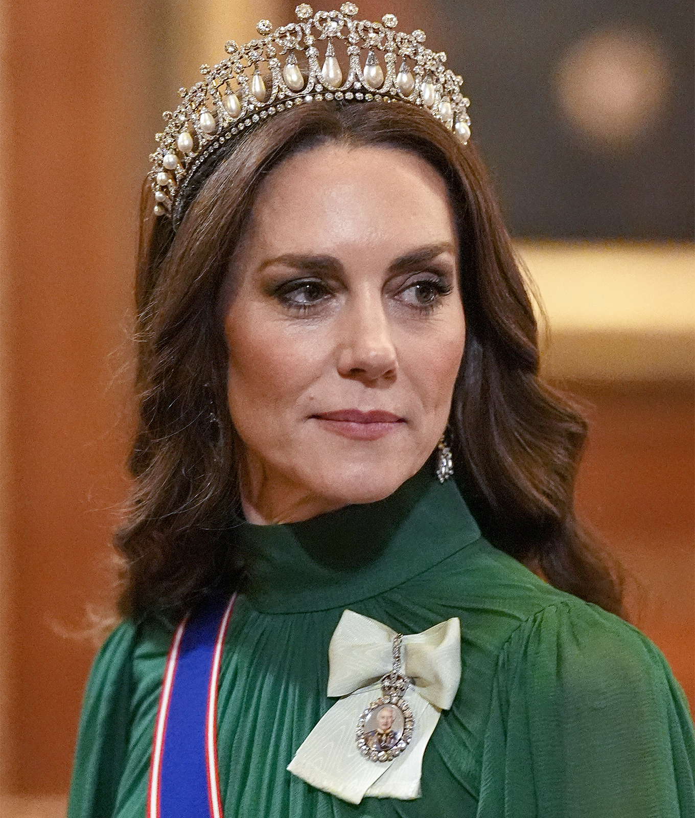 kate middleton brooch nigerian state dinner