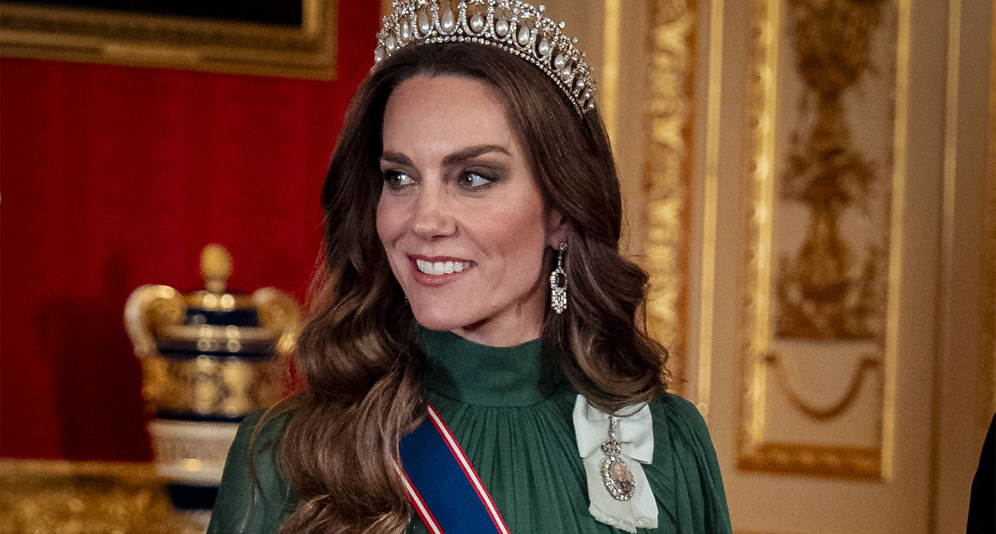 kate middleton statement hat canterbury uni