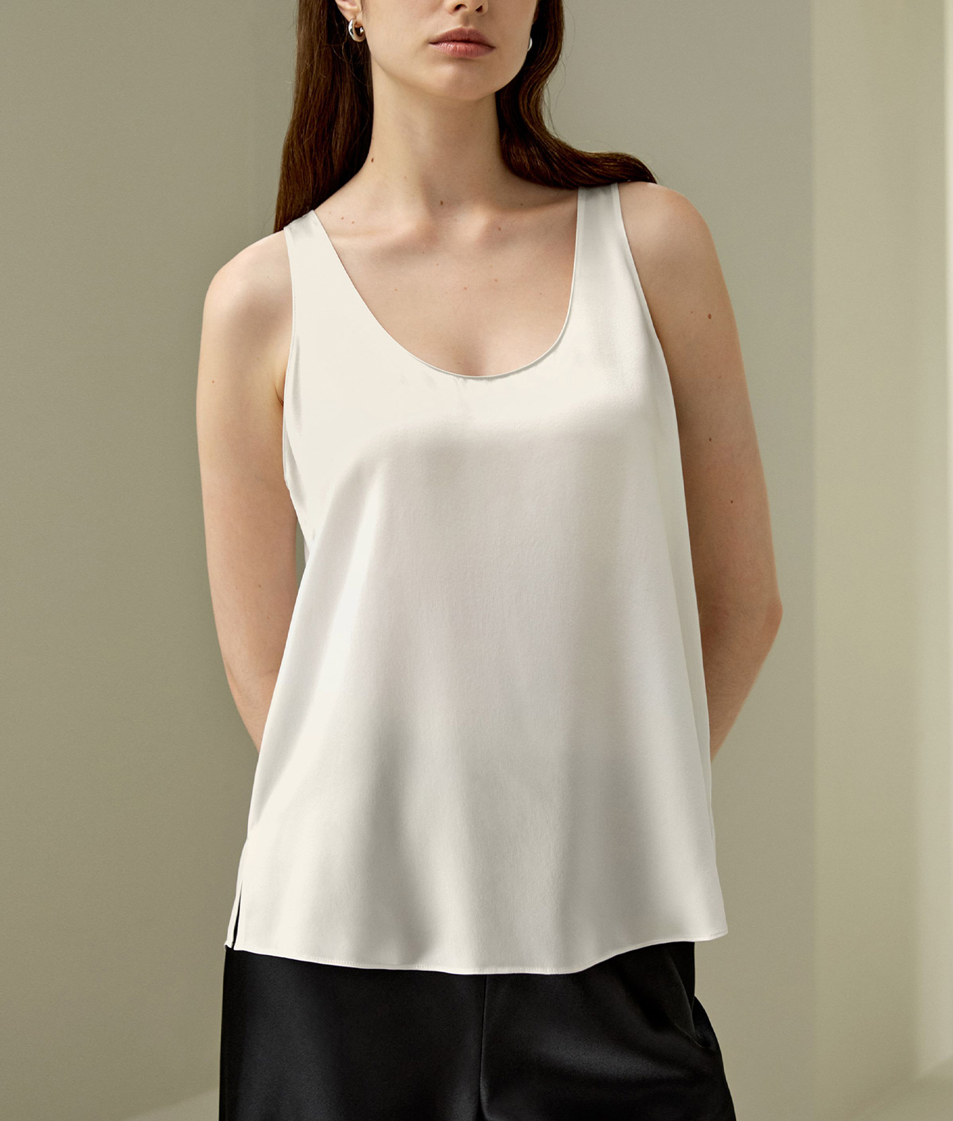 margot robbie sheer tank chanel paris fashion week: lilysilk u-neck silk tank