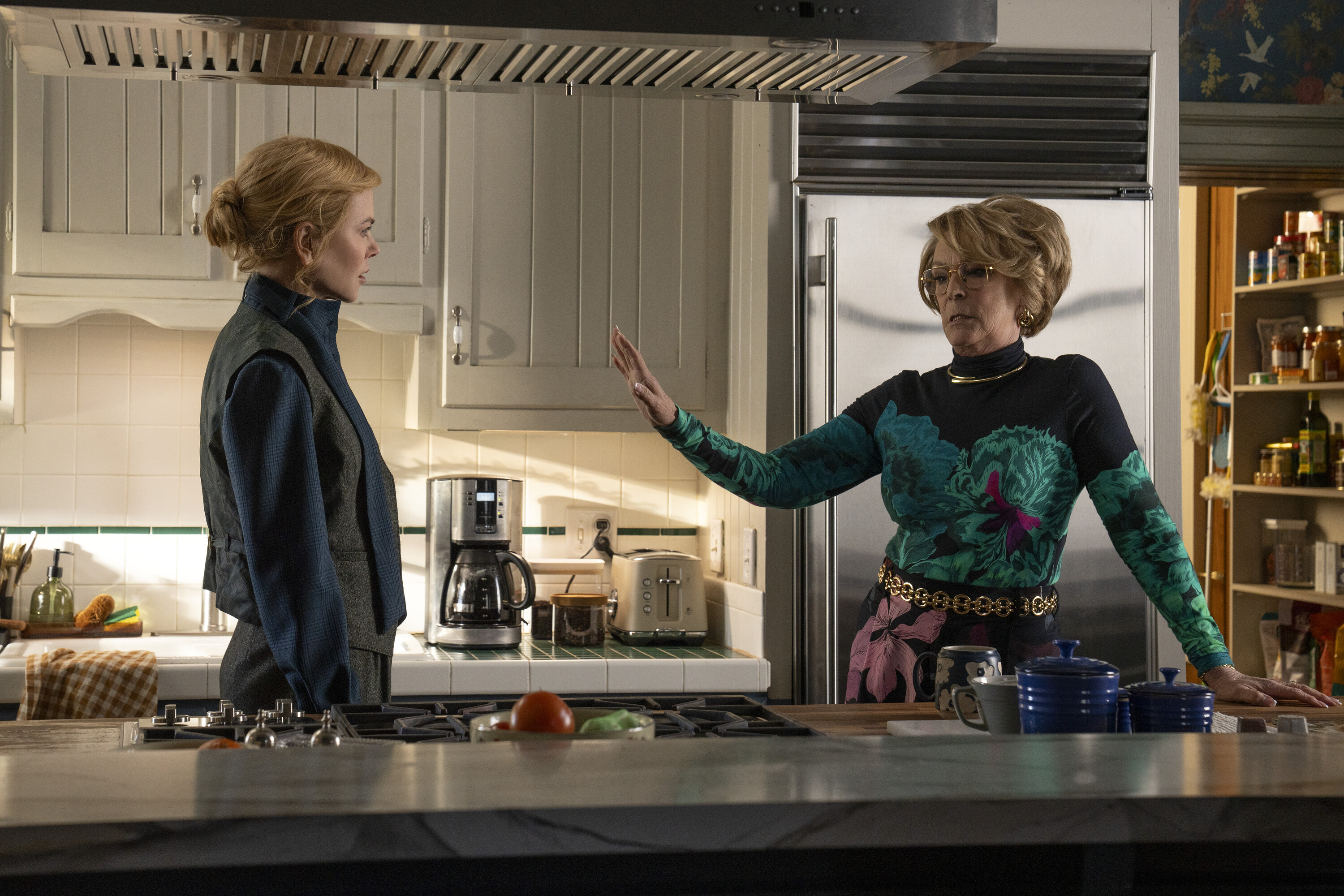 scarpetta review nicole kidman jamie lee curtis