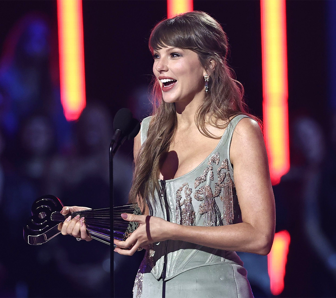 taylor swift alysa liu iheartradio awards