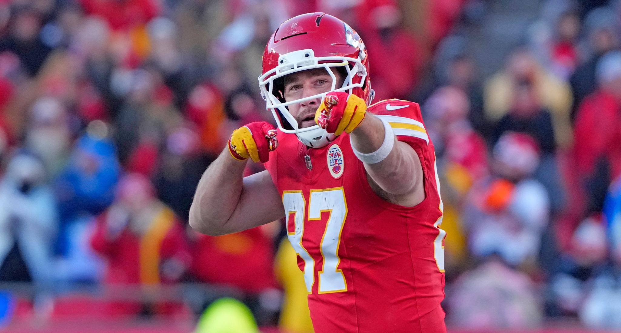 travis kelce salary chiefs