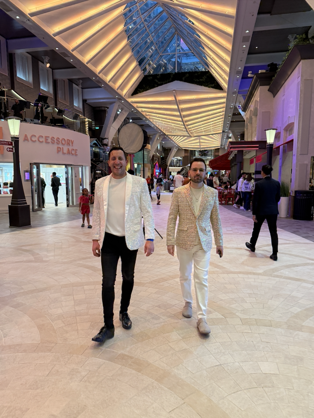 wonder of the seas review promenade