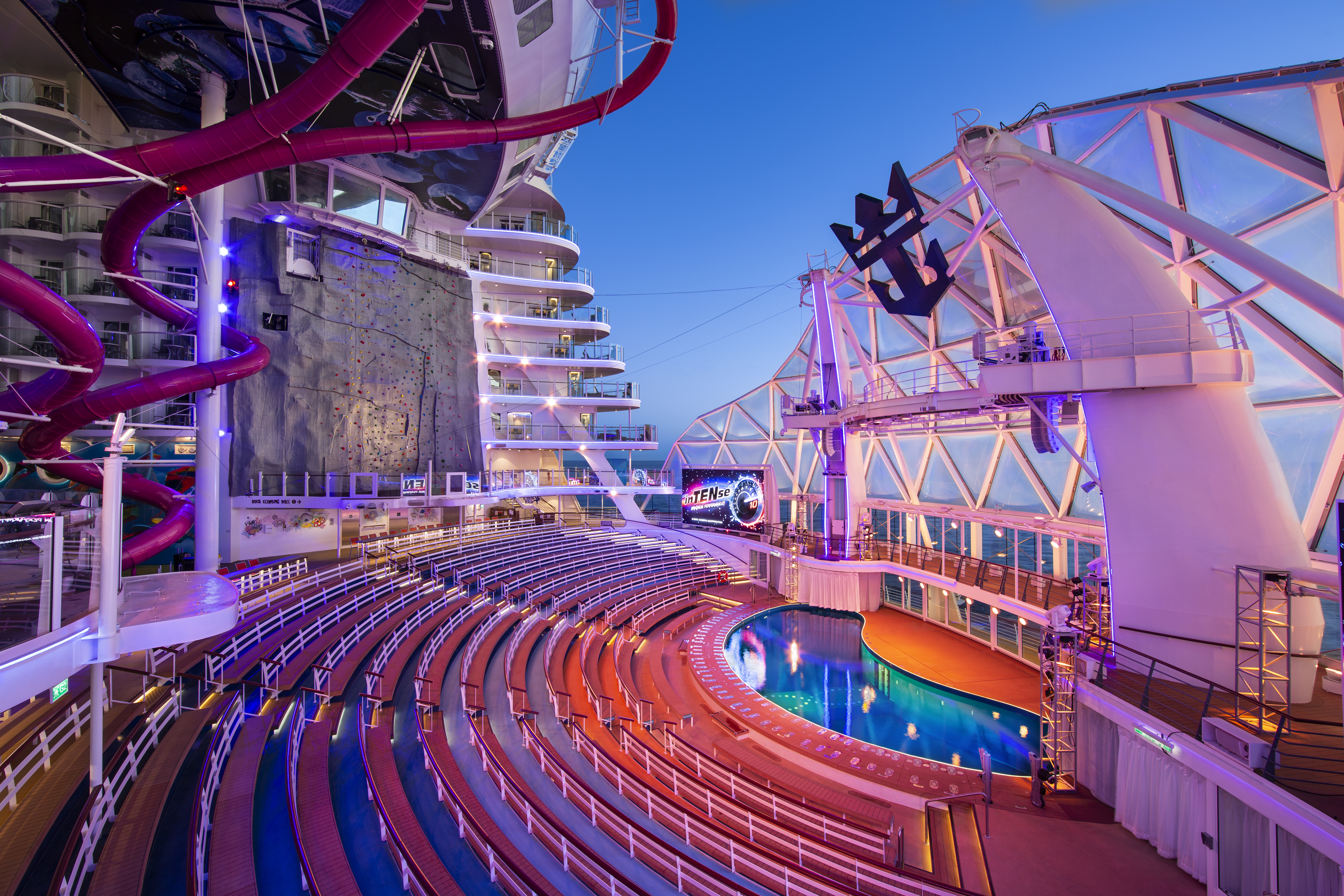 wonder of the seas review aqua theater