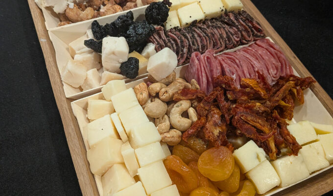 1800baskets charcuterie