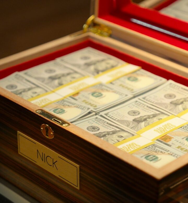 Million Dollar Secret Netflix 720x780