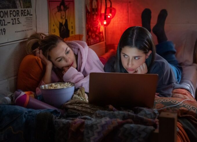 Netflix Roommates 680x492