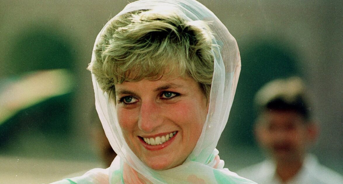 purewow.com - Clara Stein - Charles Spencer Shares Photo of His Mom and the Resemblance to Princess Diana Is Striking