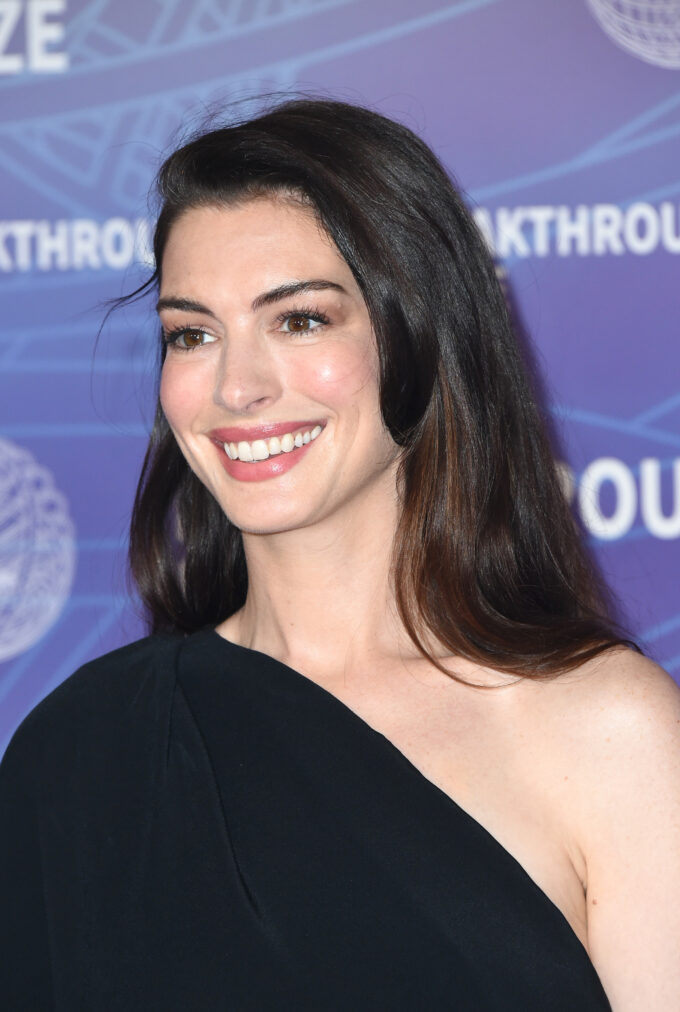 anne hathaway won the week 680x1012