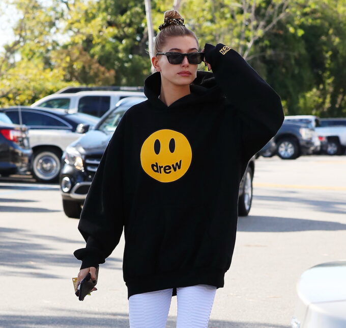 celeb feud hailey bieber 680x643