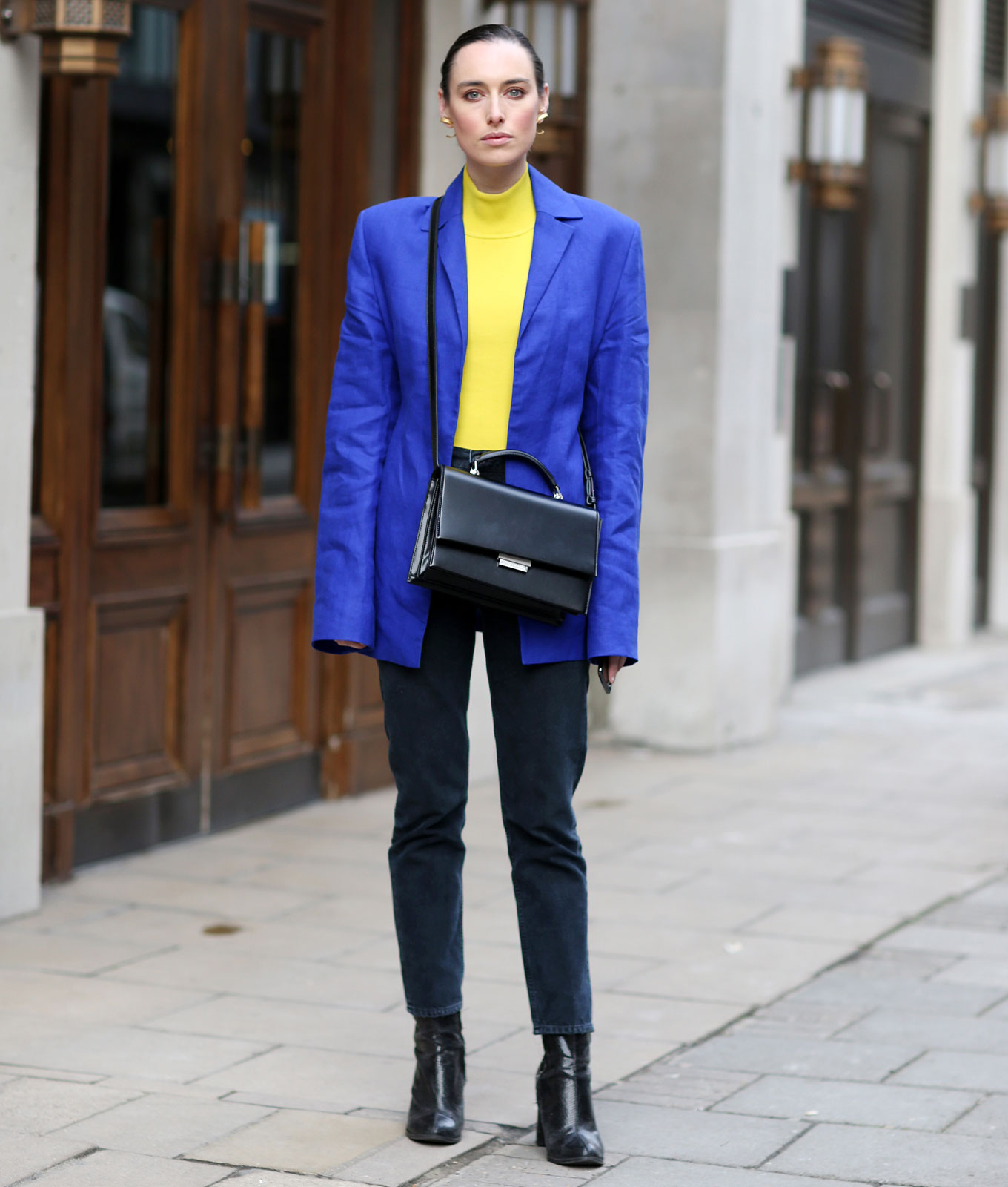cobalt-blue-trend-pair-with-neutrals