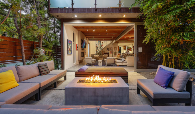 Best Airbnbs in LA for large groups: Modern home outdoor firepit patio