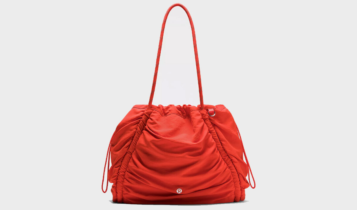 The lululemon ruched tote bag.