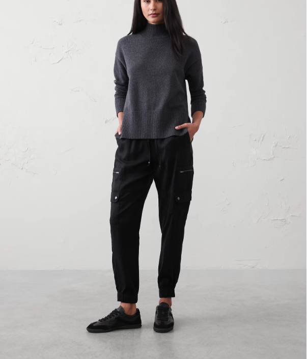 petite capsule joggers 1