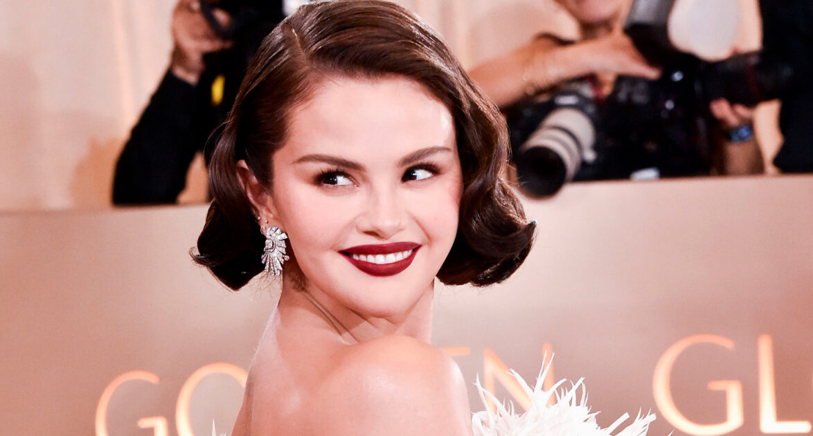 Selena Gomez Snaps Adorable Makeup-Free Selfies While Cooking with Benny Blanco