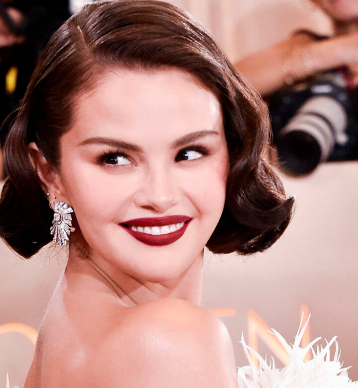 selena gomez makeup free photos