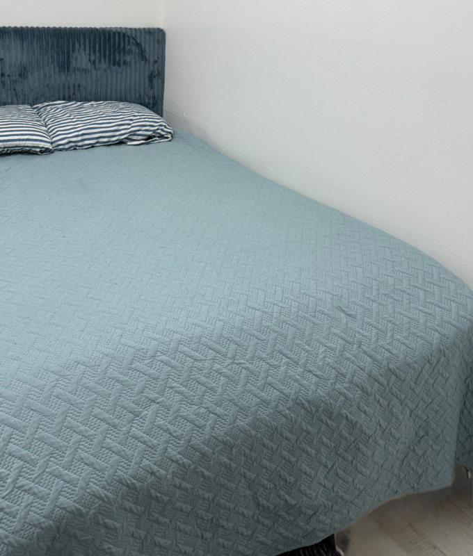 Tempur-Pedic TEMPUR-Adapt Cooling Mattress Topper Review: Original photo by Sara Baksh