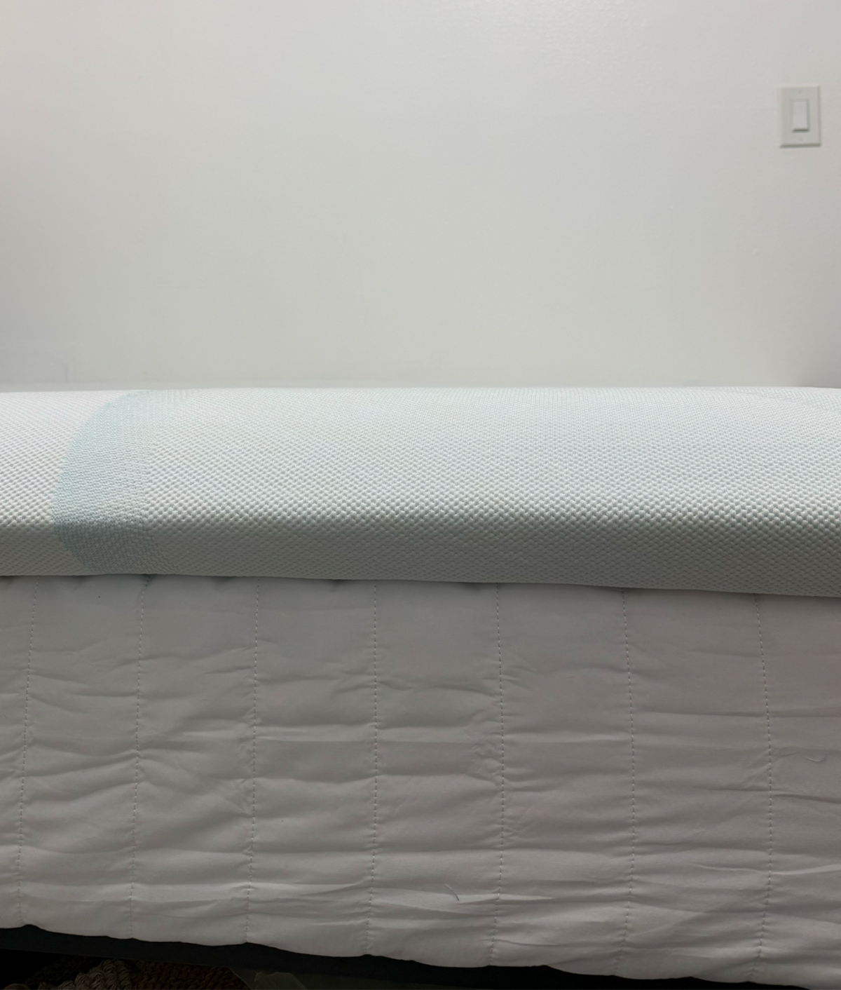 Tempur-Pedic TEMPUR-Adapt Cooling Mattress Topper Review: Original photo by Sara Baksh
