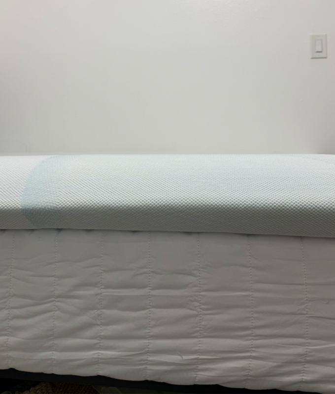 Tempur-Pedic TEMPUR-Adapt Cooling Mattress Topper Review: Original photo by Sara Baksh