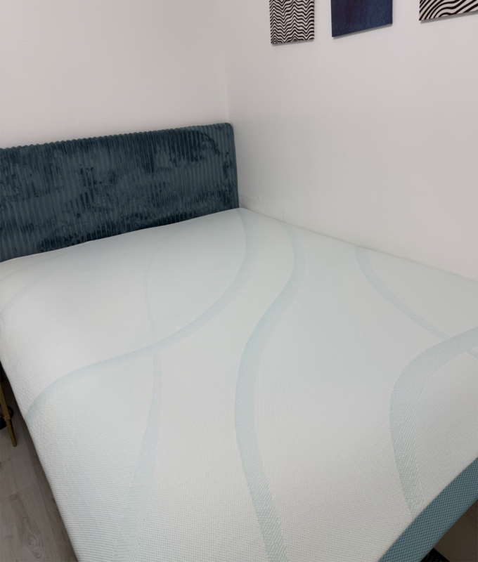 Tempur-Pedic TEMPUR-Adapt Cooling Mattress Topper Review: Original photo by Sara Baksh