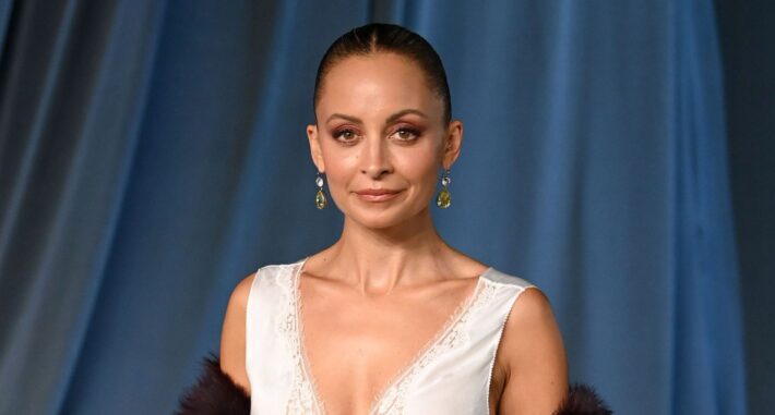 Kate Middleton Wears Gold Dress at James Bond Premiere - PureWow Kate Middleton Wears Gold Dress at James Bond Premiere - PureWow