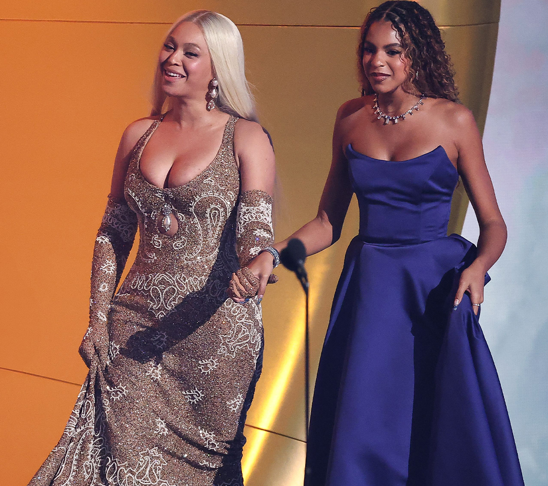 Beyonc and Blue Ivy Carter Share Mother-Daughter Moment at Met Gala
