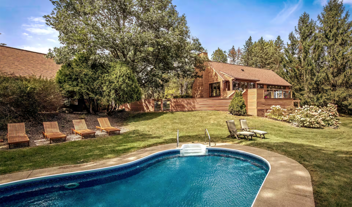 Best Airbnbs in Upstate New York with Pool: Catskill Mountain View House