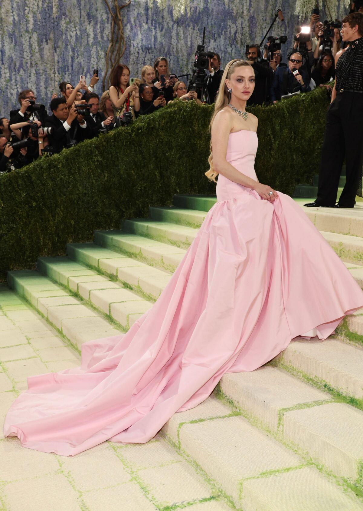 met gala 2026 amanda seyfried 1200x1686