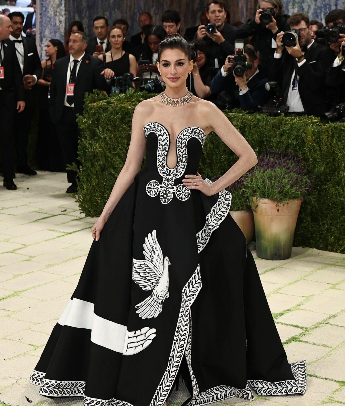 met gala 2026 anne hathaway final 1200x1412