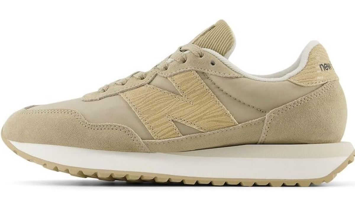 newbalancestripesneaker 1200x706