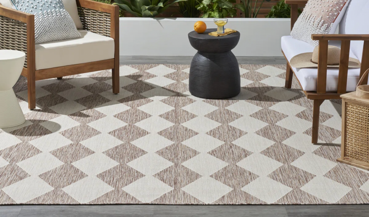 backyardrefresh rug 1200x706