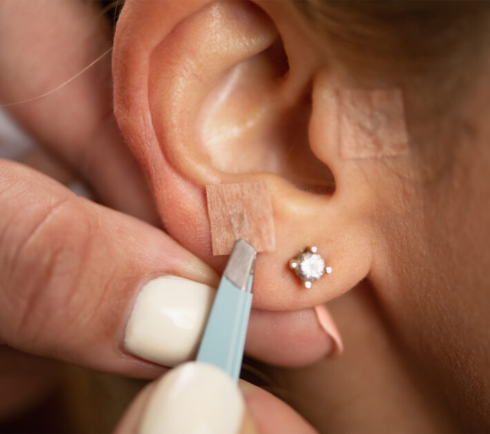 ear seeds cat 710x629