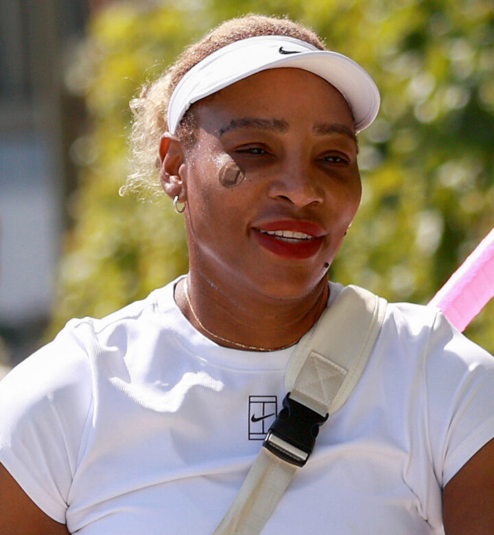 serena williams messy living room