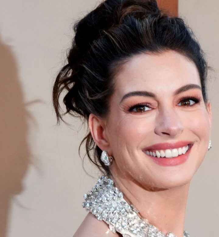 Anne Hathaway 720x780