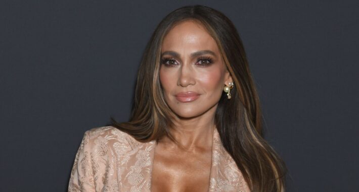 Jennifer Lopez Bathtub 710x381