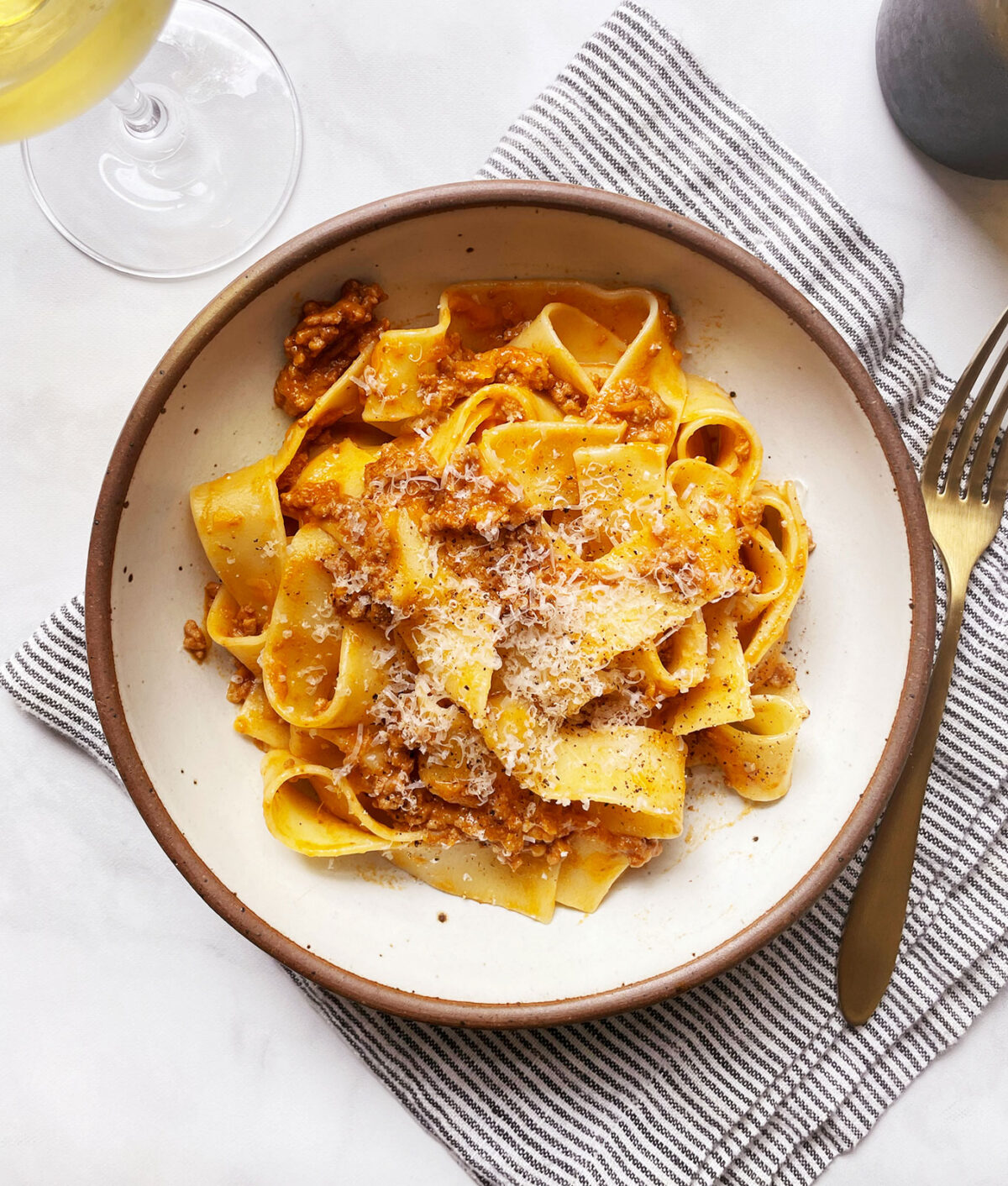 easy ground beef meal prep recipes: slow cooker bolognese