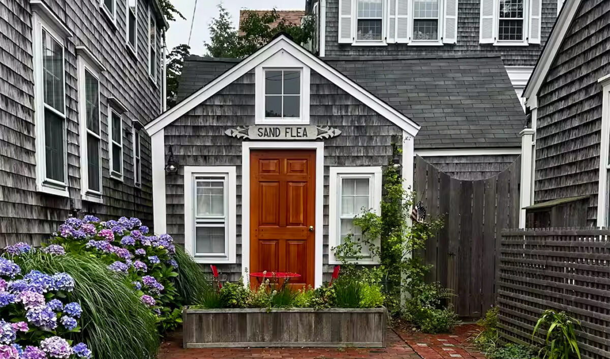 five star weekend airbnbs Nantucket Town Cottage 1200x706