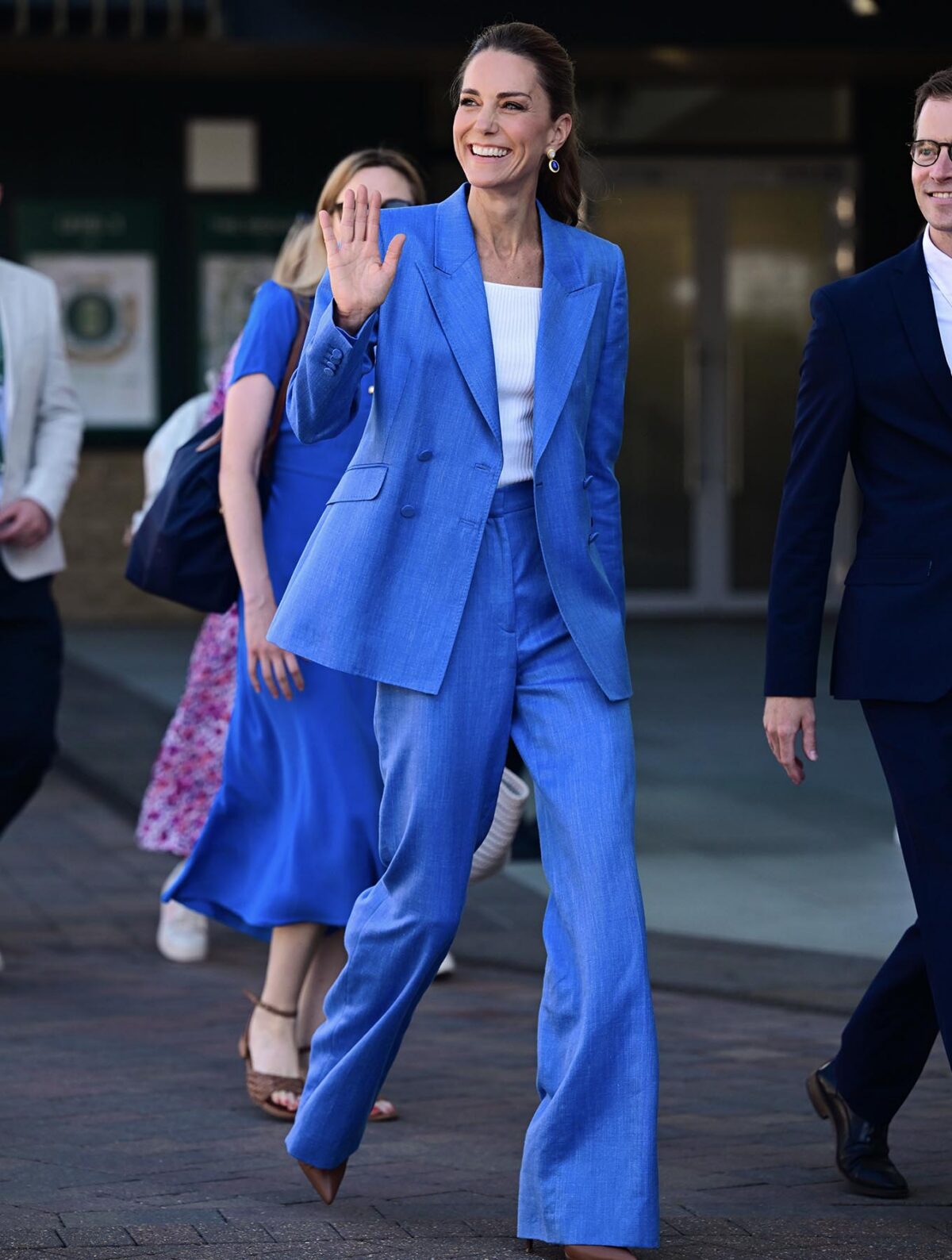kate middleton blue linen 1200x1588