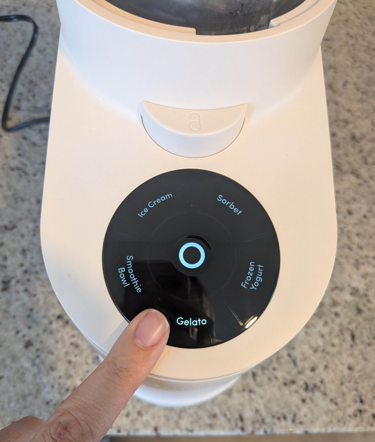 pressing buttons on the nutribullet chill