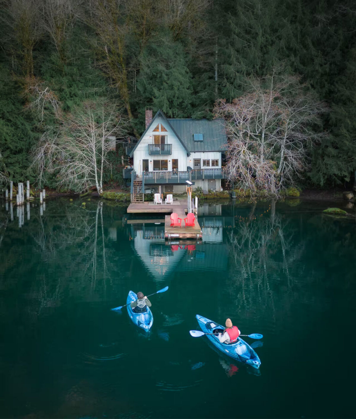 twilight inspired airbnbs: blue haven lakefront retreat