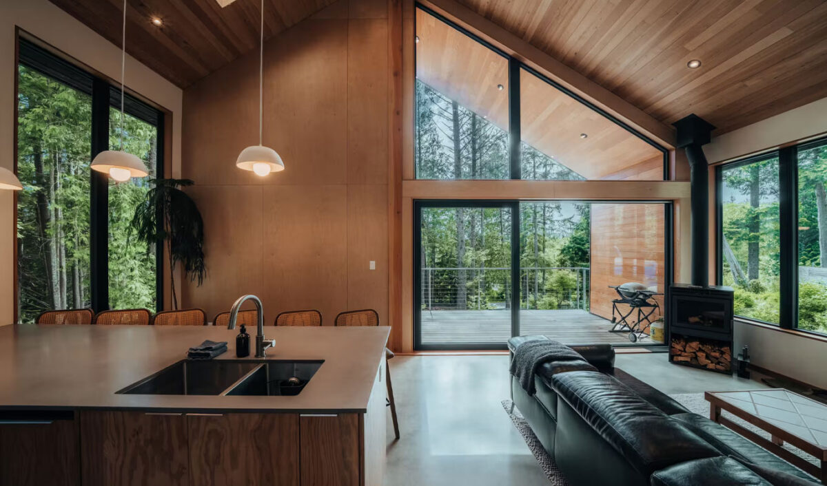 twilight inspired airbnbs: woodhaven modern rainforest cabin