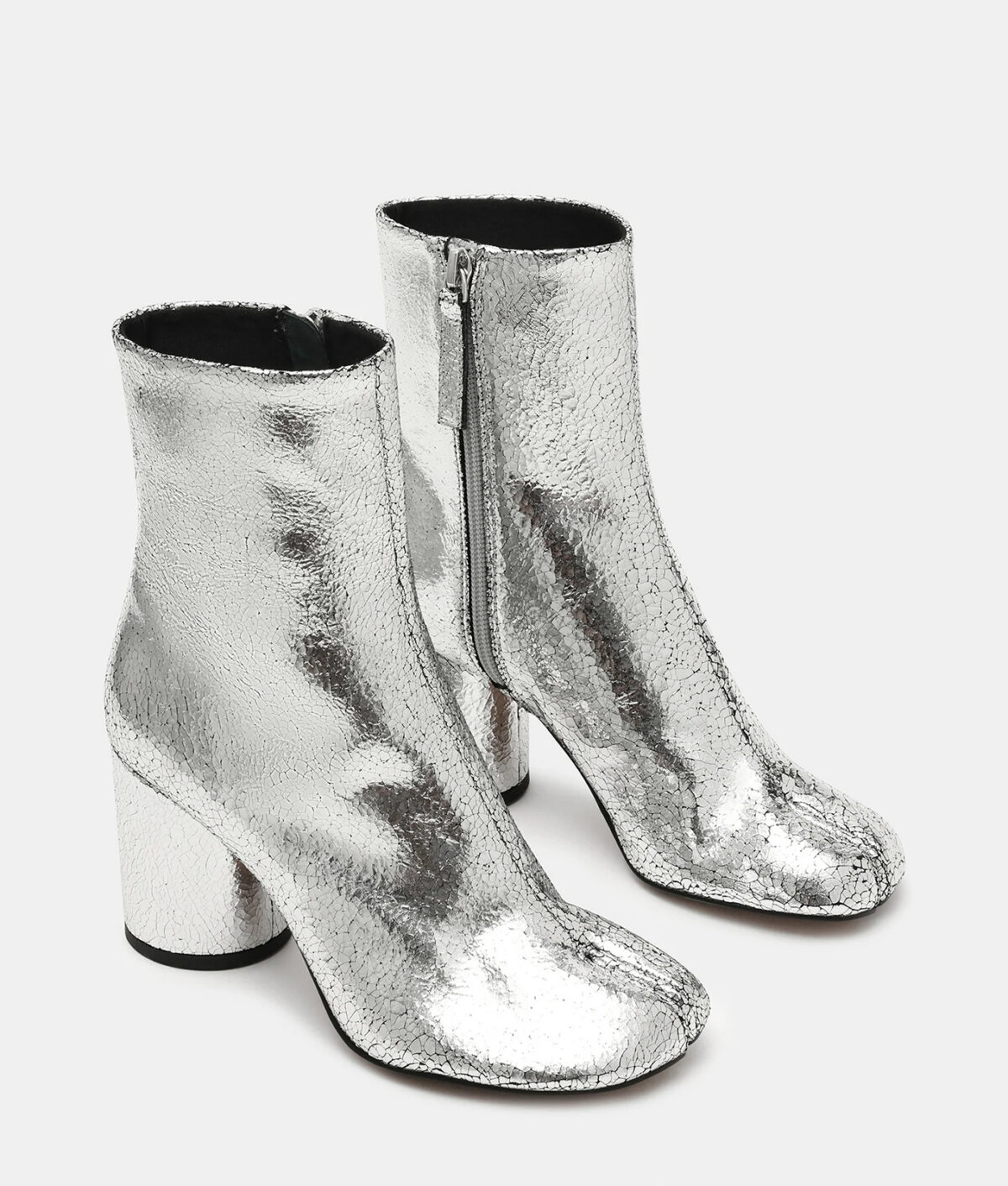 what to wear to hilary duff lucky me tour: steve madden caro crinkle boots