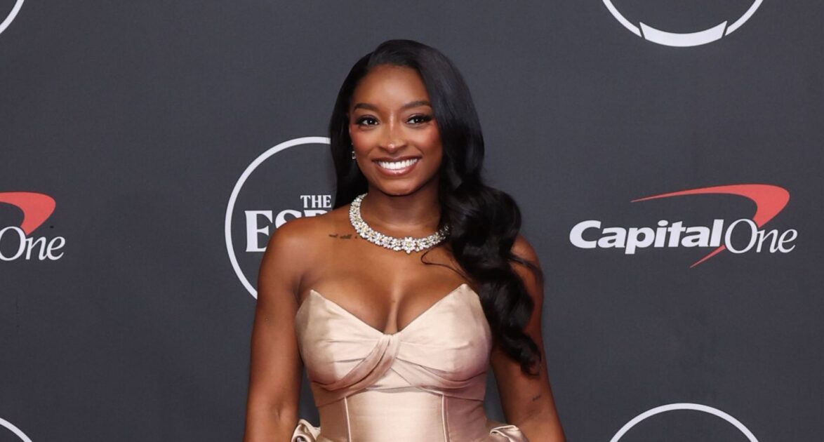 purewow.com - Danielle Long - Simone Biles Rocks the Love-It-or-Hate-It Low-Rise Baggy Pants Trend