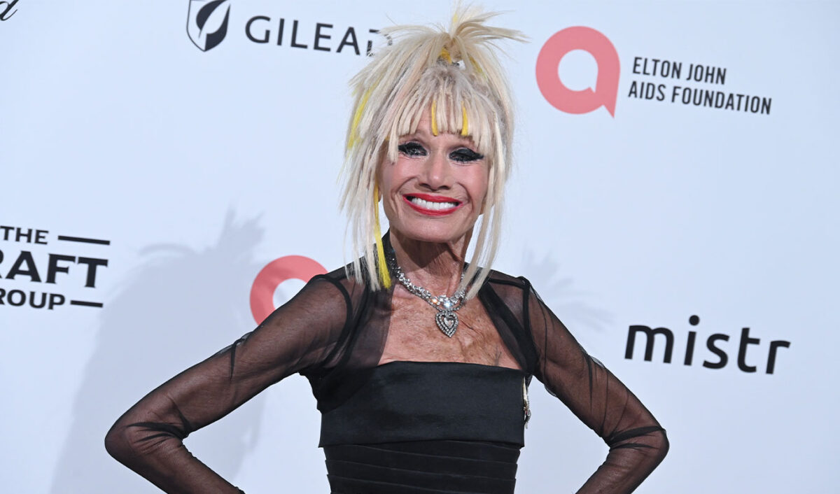 art-mom-hair-betsey-johnson.