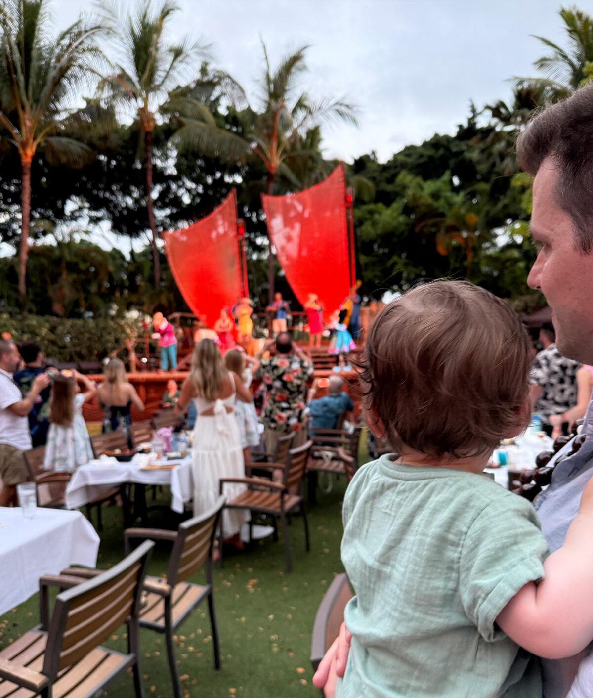 aulani-disney-resort-spa-review-luau-mickey