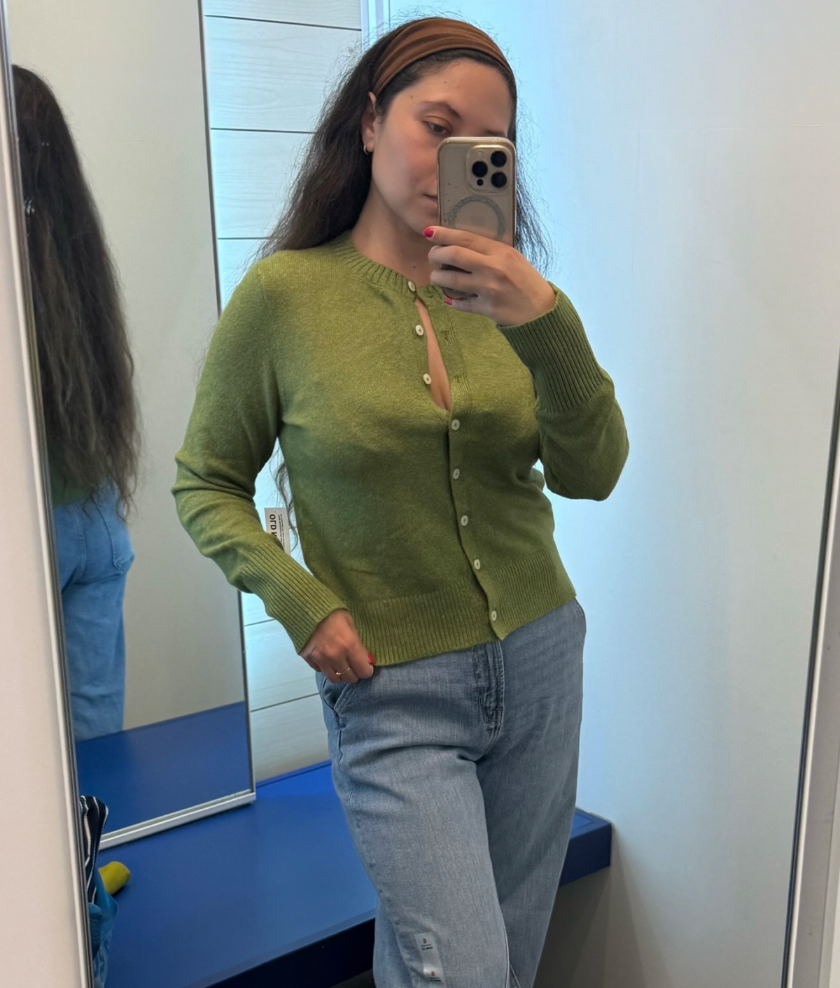 Old Navy Petite Fall 2026 Try-on: Original photo of Stephanie Maida in green cardigan