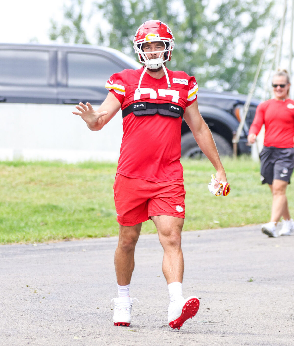 travis kelce speaks about wedding to taylor swift