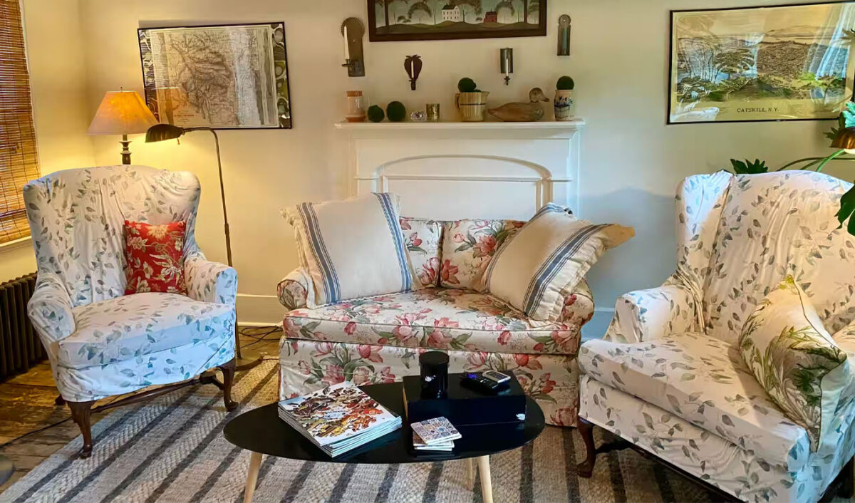 widows-bay-airbnbs-cheerful-catskill-village-cottage