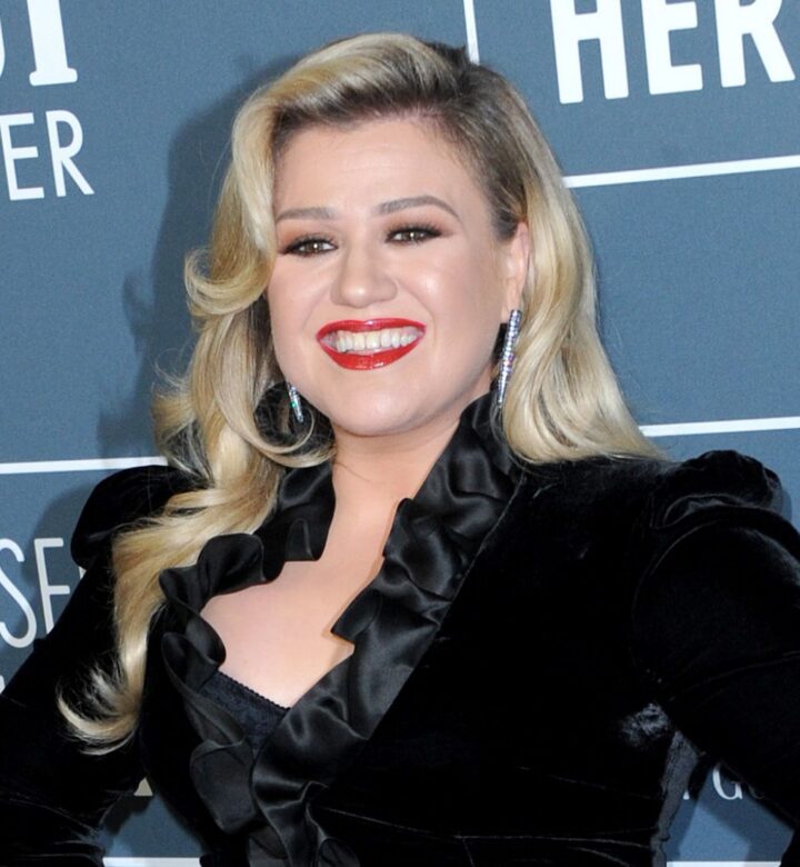 Kelly Clarkson 720x780
